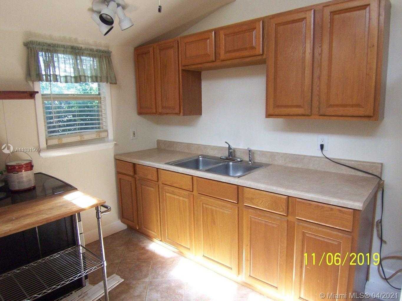 Small Image of 105 TREE LN, Key Largo Number 12