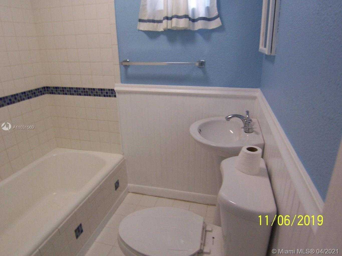 Small Image of 105 TREE LN, Key Largo Number 4