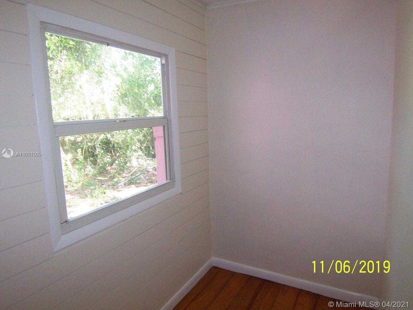 Small Image of 105 TREE LN, Key Largo Number 7