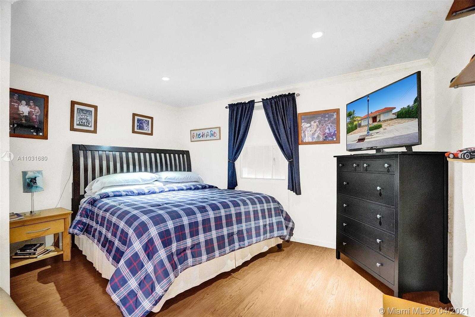 Small Image of 1171 STILLWATER DR, Miami Beach Number 26