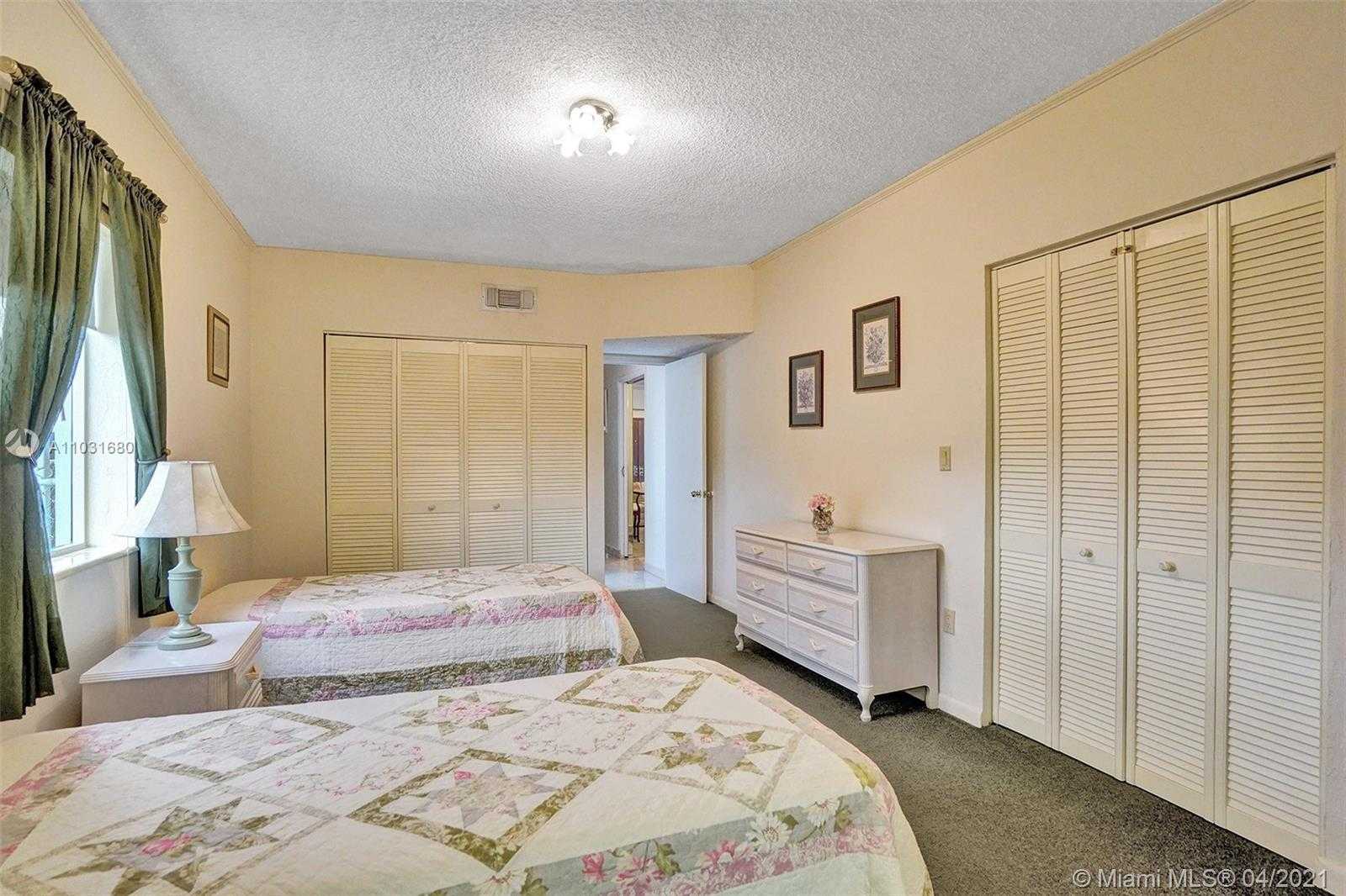 Small Image of 1171 STILLWATER DR, Miami Beach Number 27