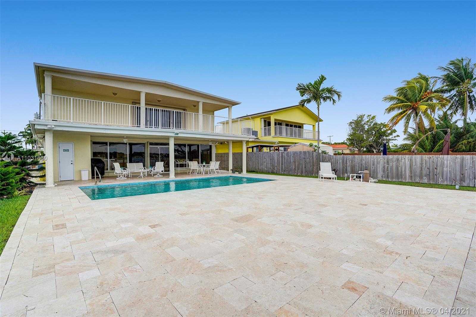 Small Image of 1171 STILLWATER DR, Miami Beach Number 6
