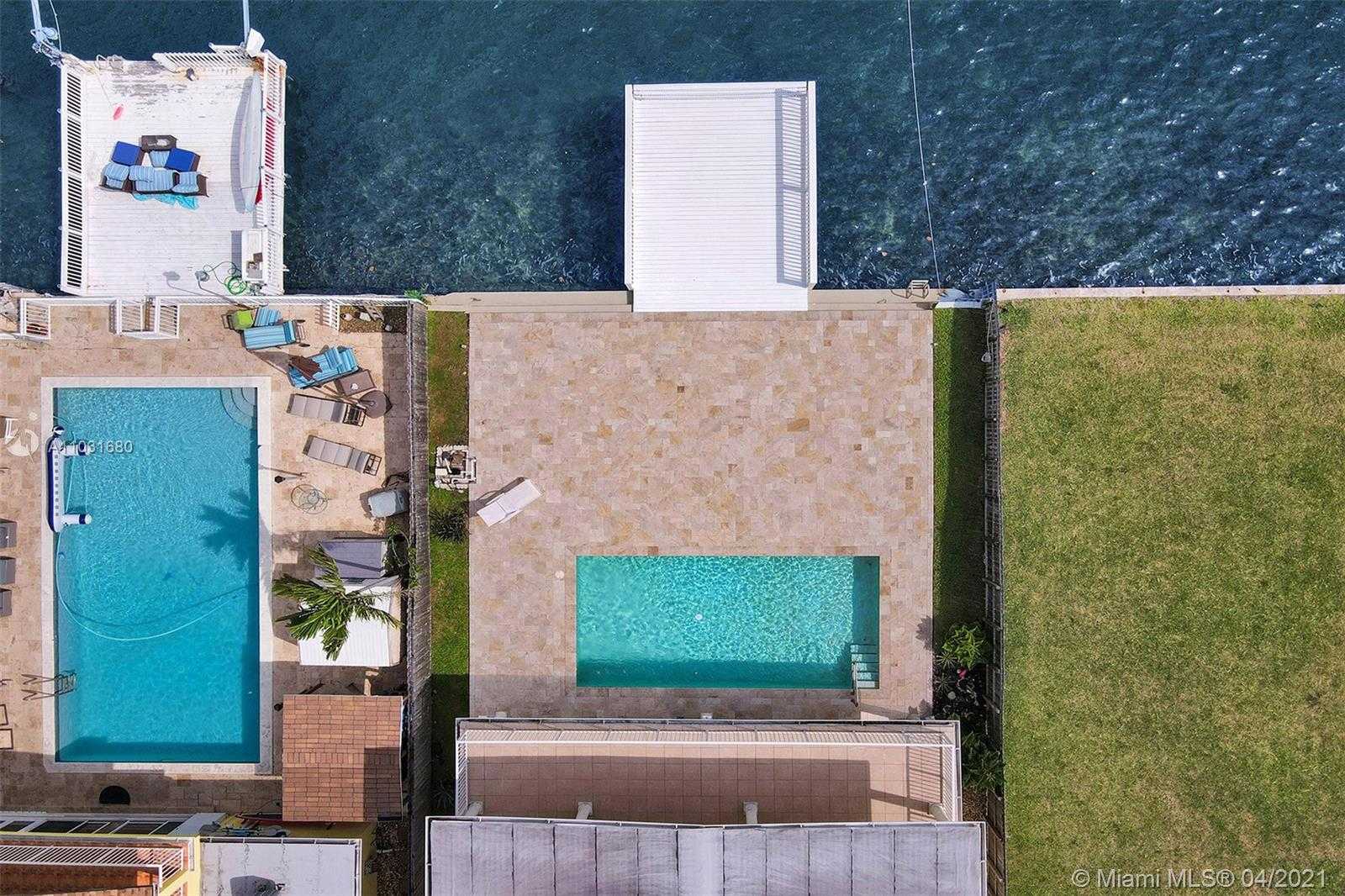 Small Image of 1171 STILLWATER DR, Miami Beach Number 7