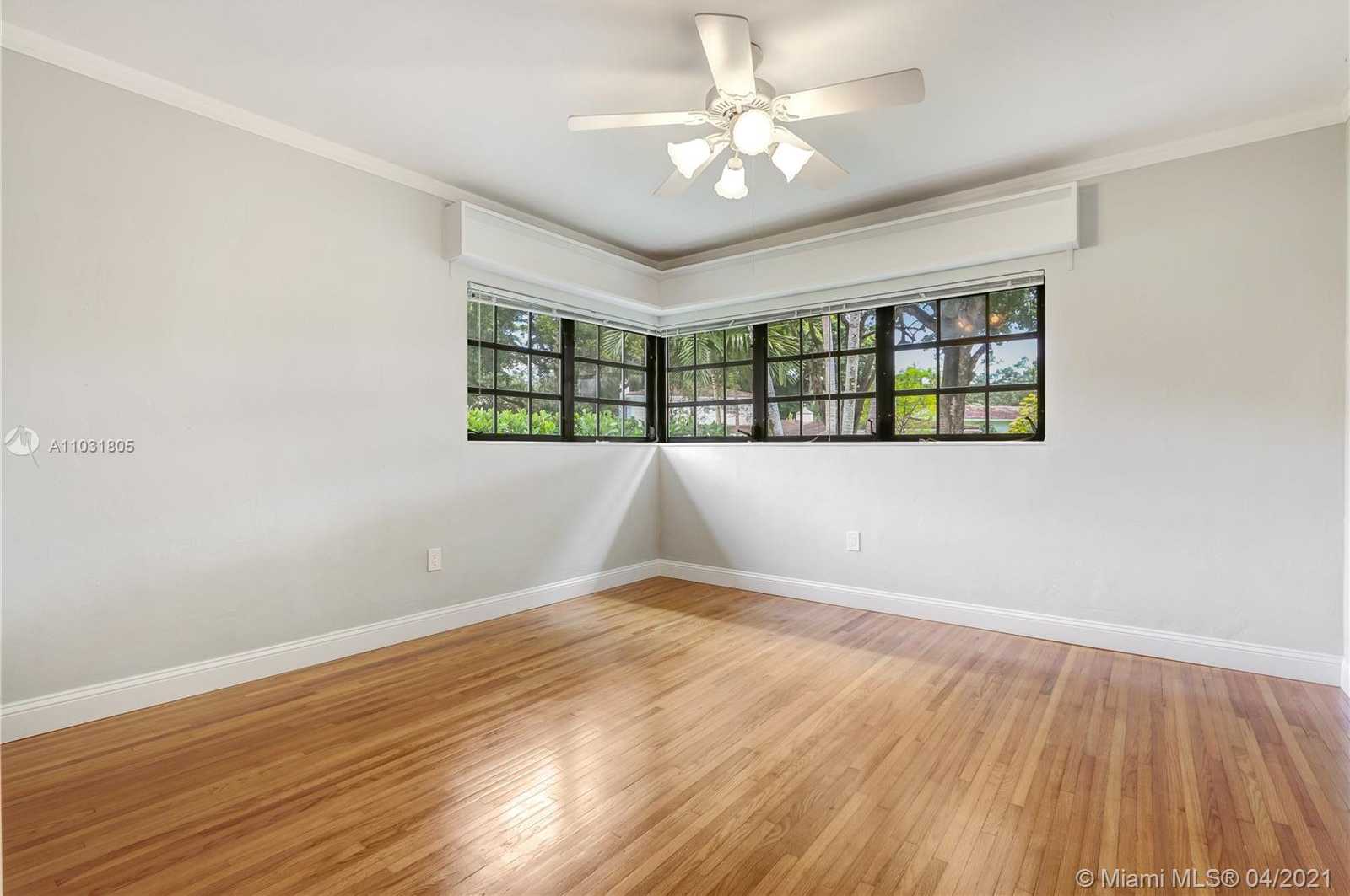 Small Image of 621 ESCOBAR AVE, Coral Gables Number 10