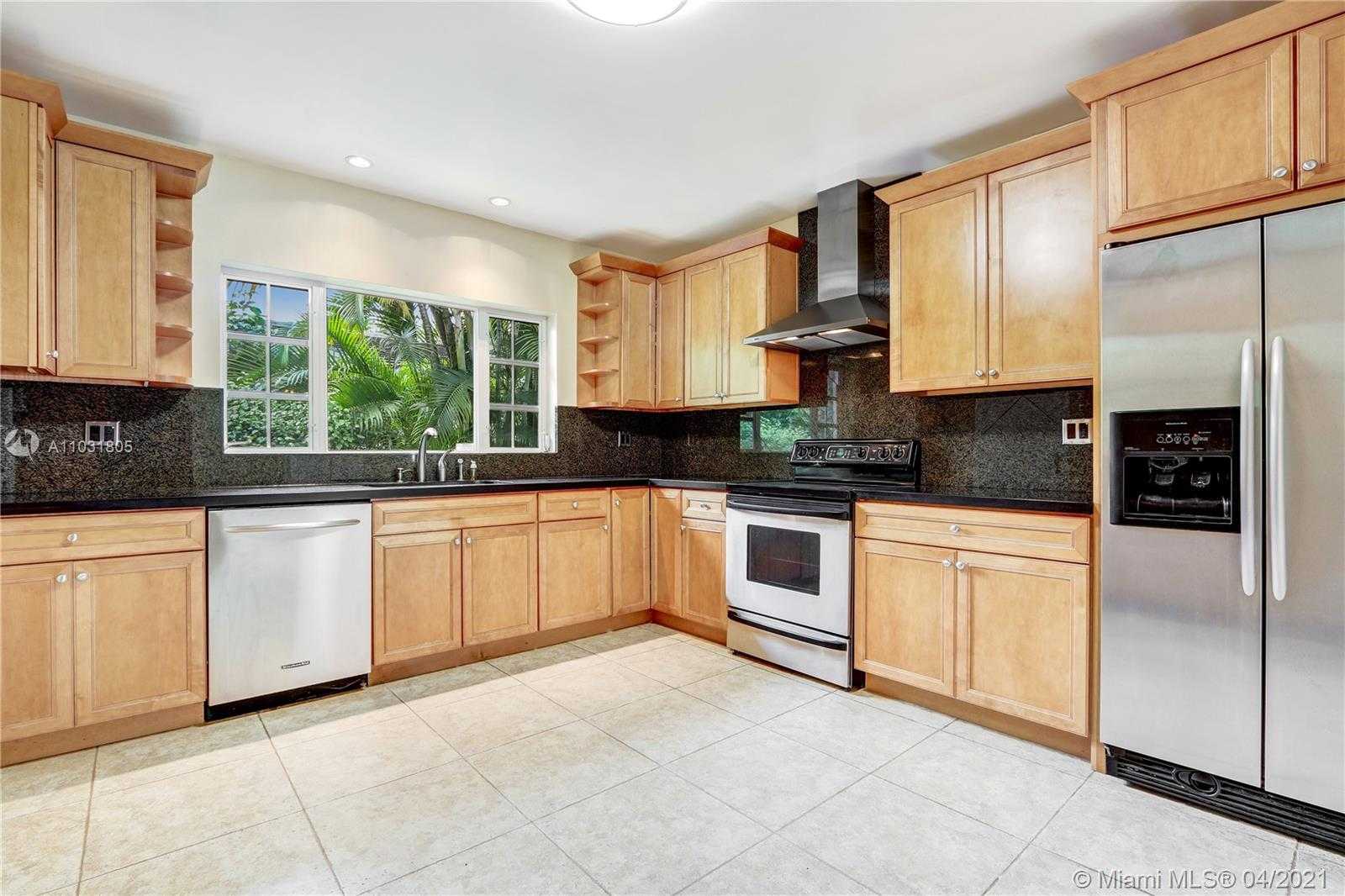 Small Image of 621 ESCOBAR AVE, Coral Gables Number 7