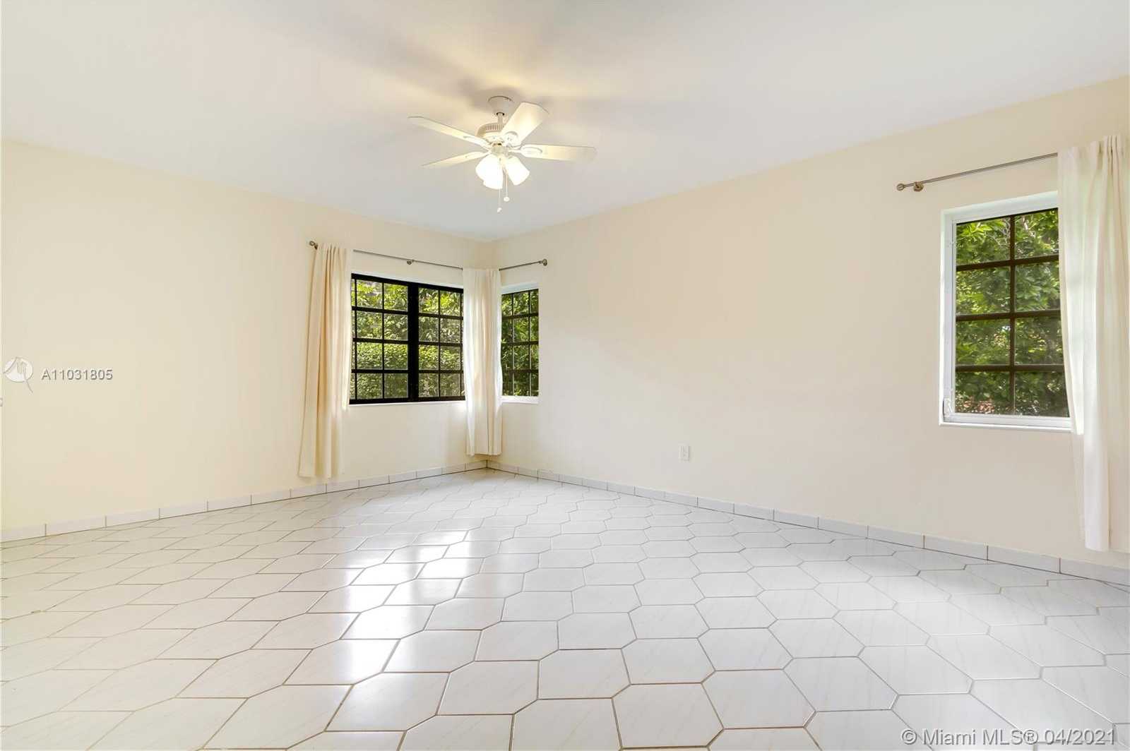 Small Image of 621 ESCOBAR AVE, Coral Gables Number 8