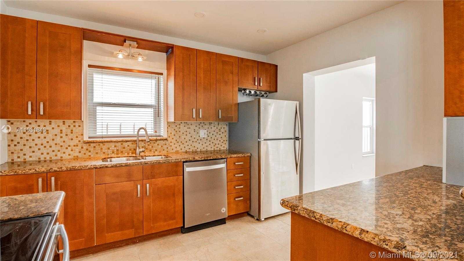 Small Image of 8835 HAWTHORNE AVE, Surfside Number 2