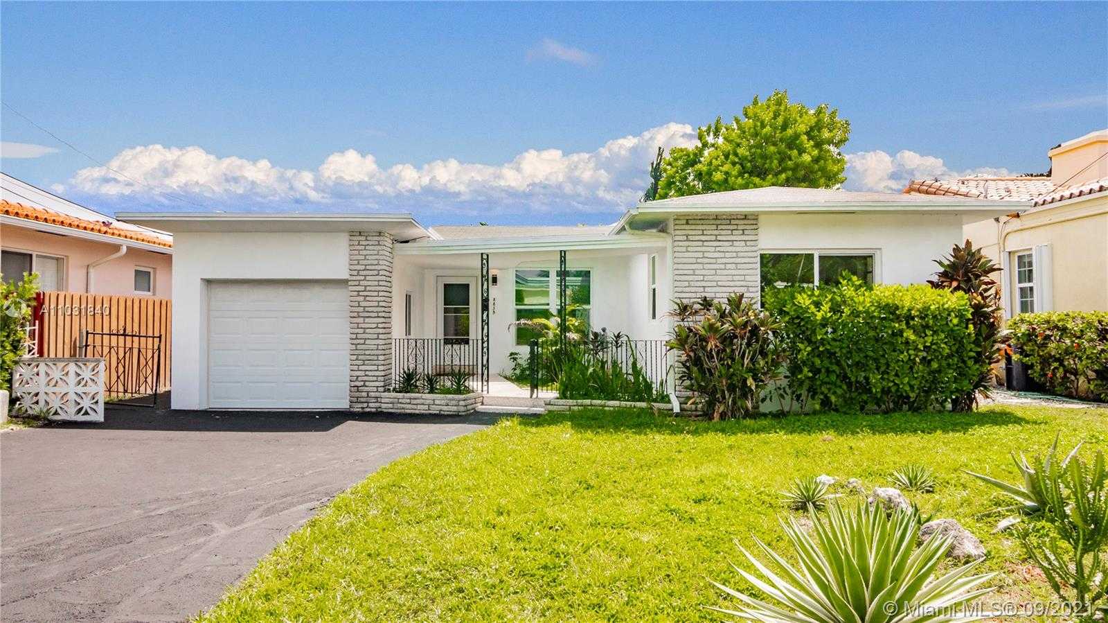 Small Image of 8835 HAWTHORNE AVE, Surfside Number 7