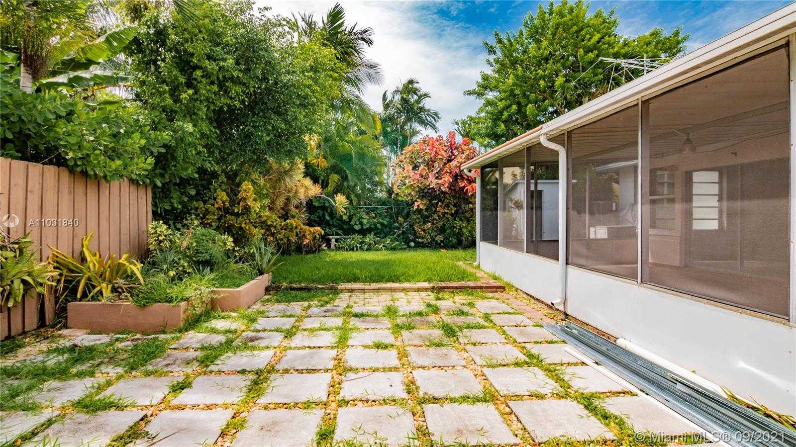 Small Image of 8835 HAWTHORNE AVE, Surfside Number 8