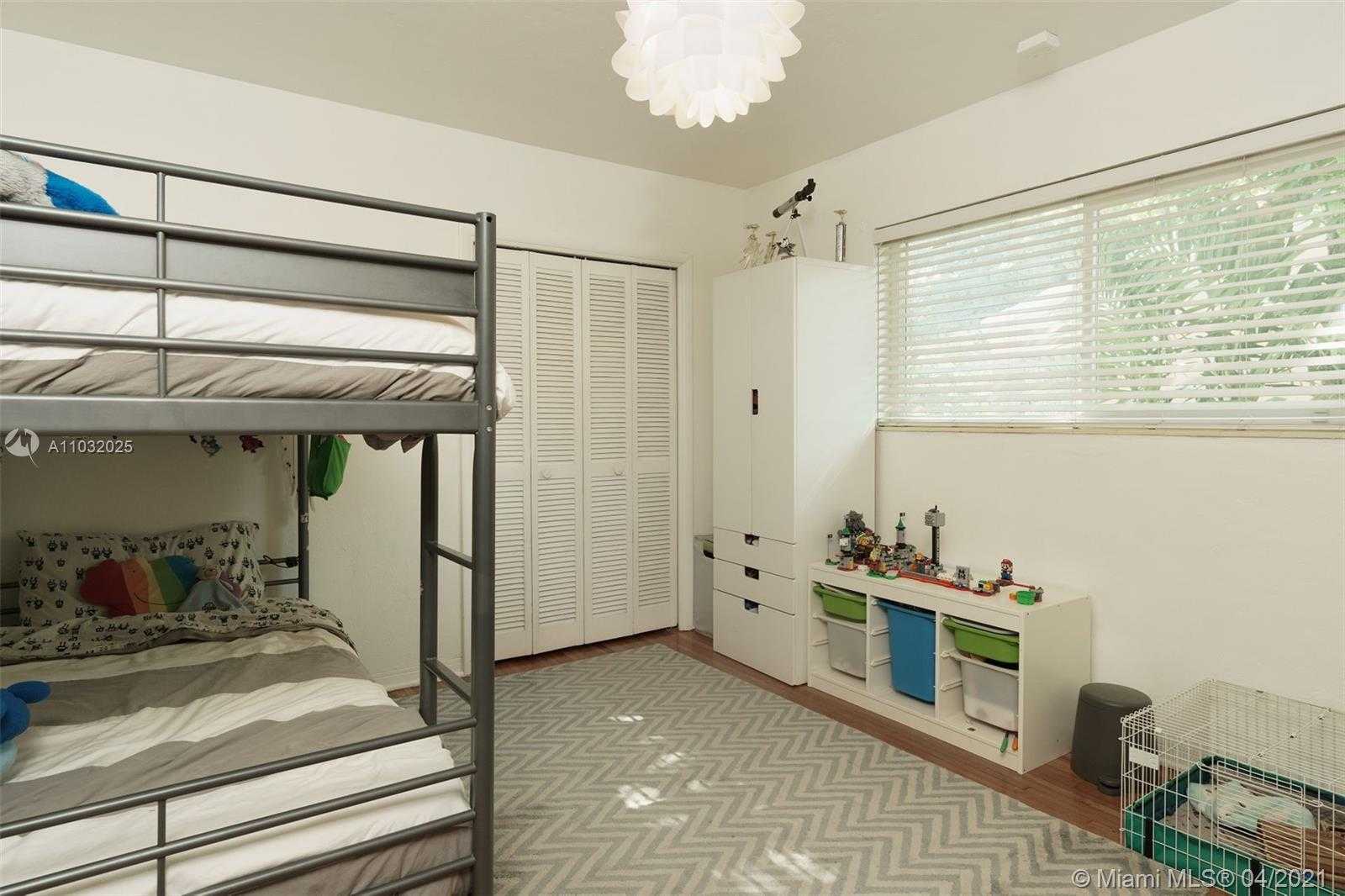 Small Image of 400 NORTH EAST 102ND ST, Miami Shores Number 10