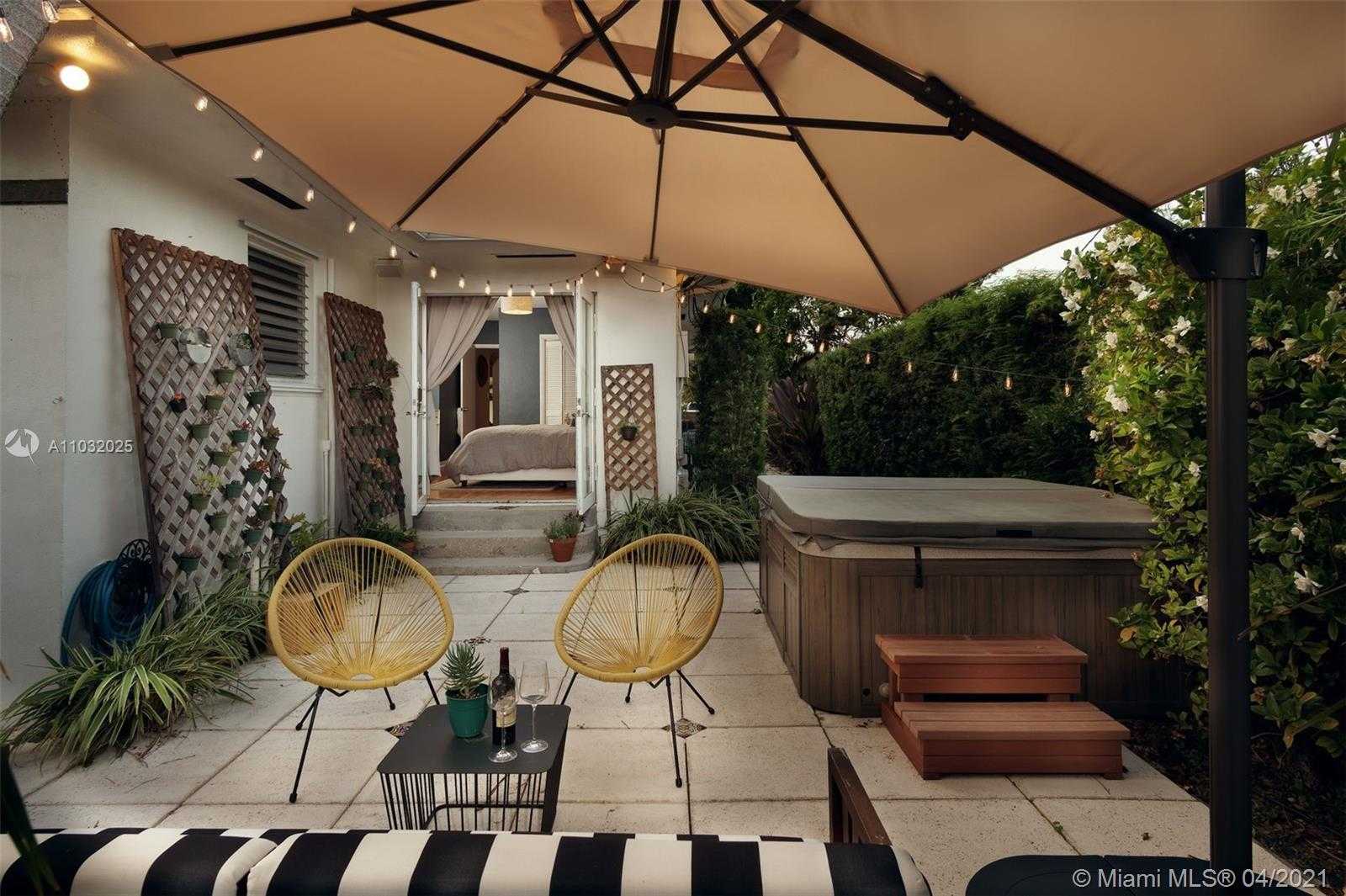 Small Image of 400 NORTH EAST 102ND ST, Miami Shores Number 12