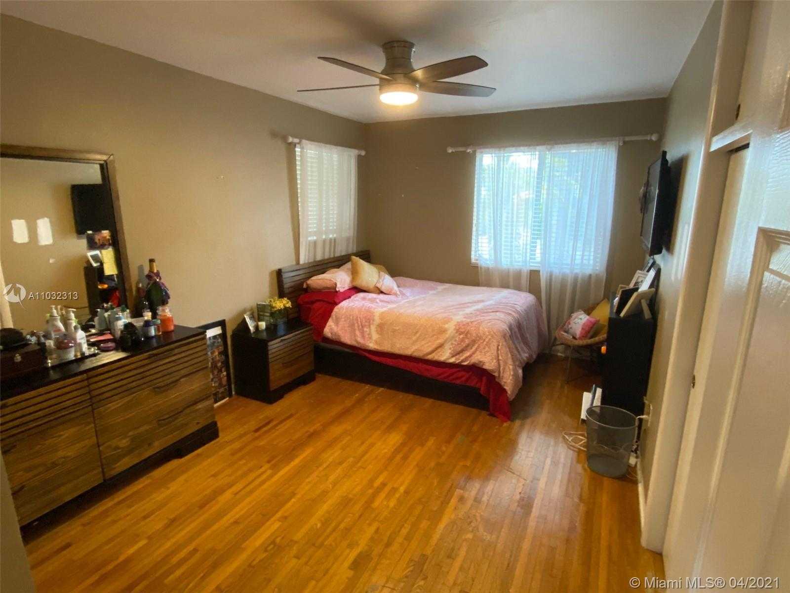 Small Image of 1560 CATALONIA AVE, Coral Gables Number 14