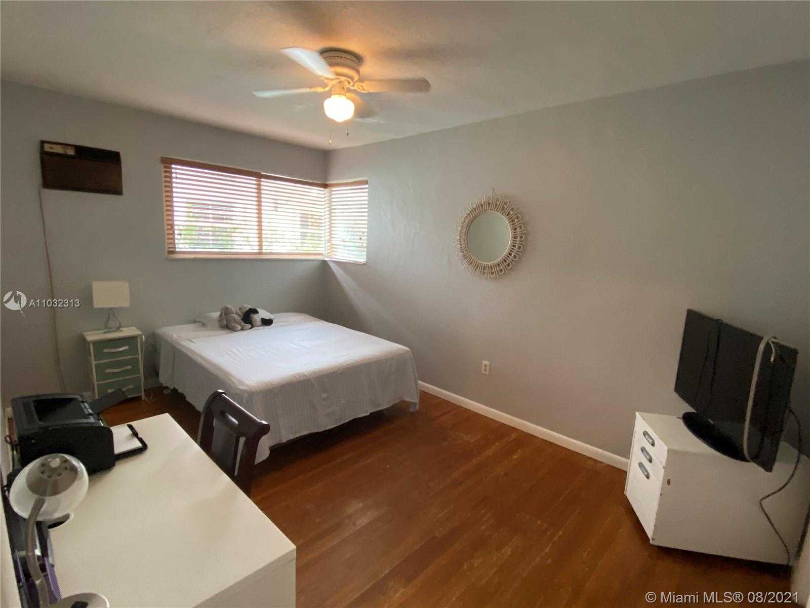 Small Image of 1560 CATALONIA AVE, Coral Gables Number 15