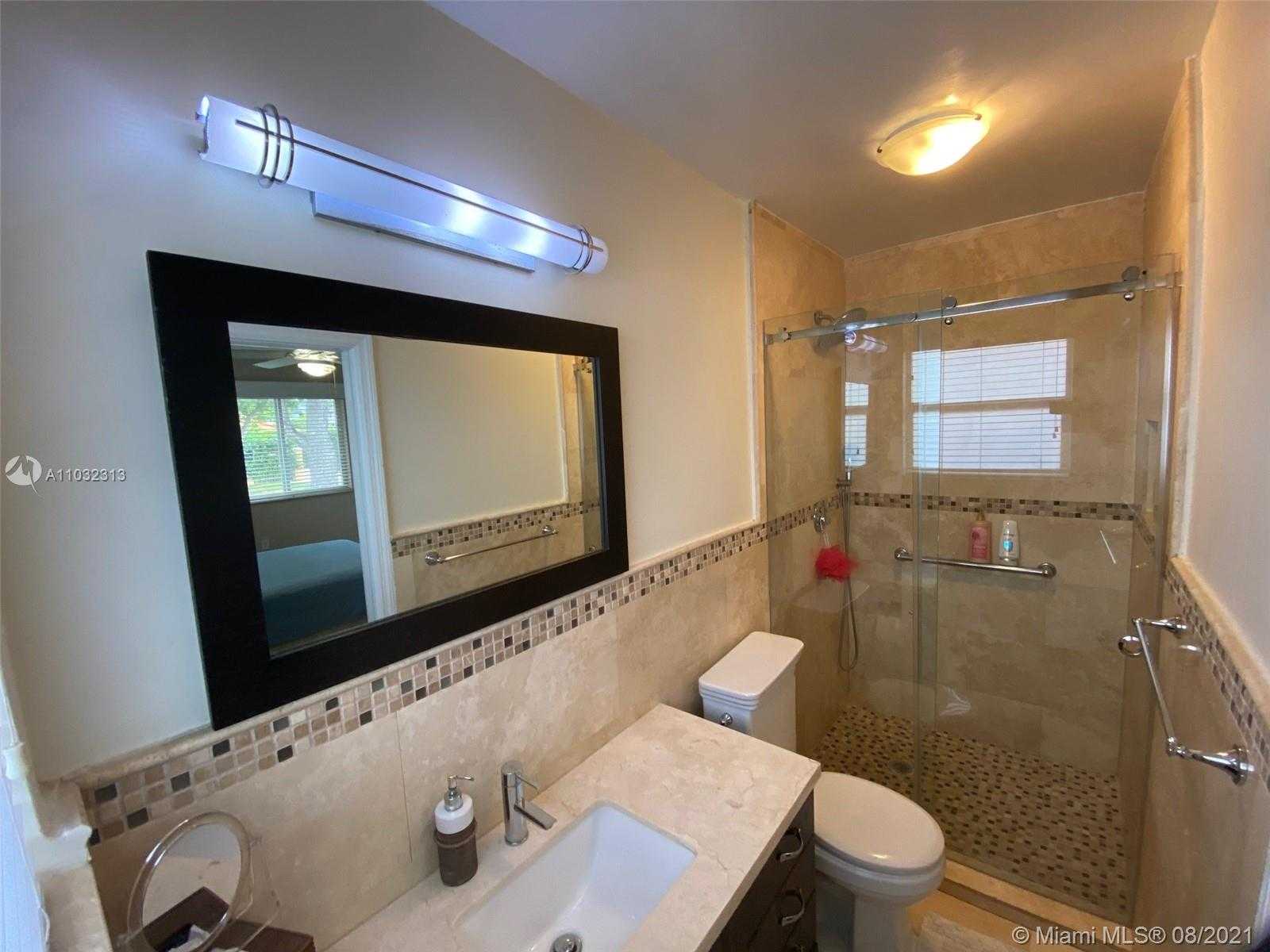 Small Image of 1560 CATALONIA AVE, Coral Gables Number 16