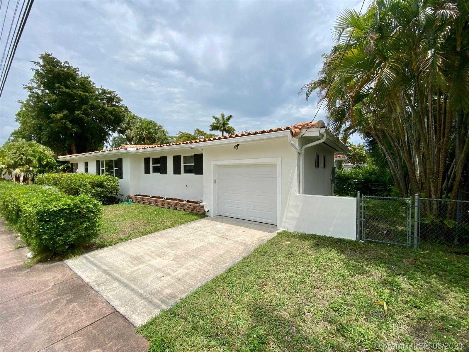 Small Image of 1560 CATALONIA AVE, Coral Gables Number 2