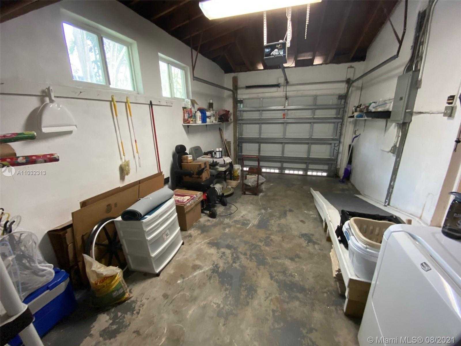 Small Image of 1560 CATALONIA AVE, Coral Gables Number 22