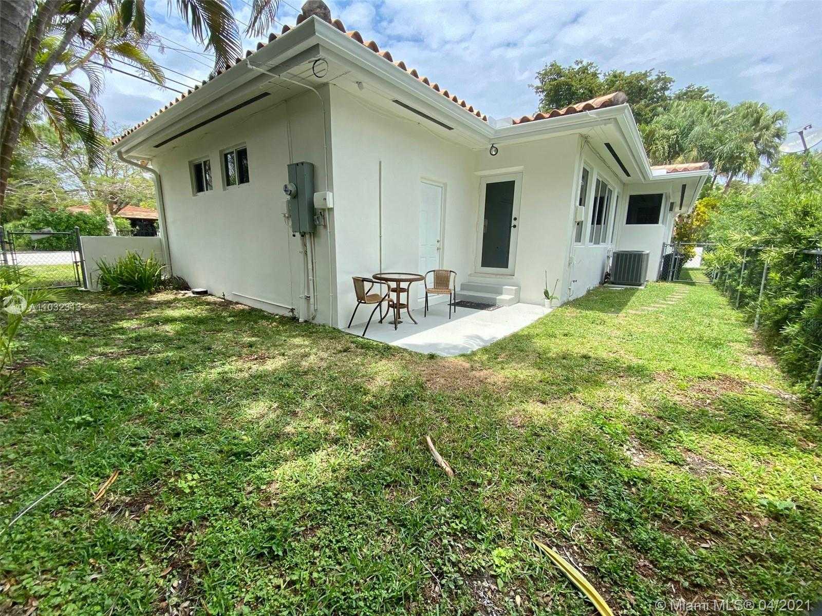 Small Image of 1560 CATALONIA AVE, Coral Gables Number 4