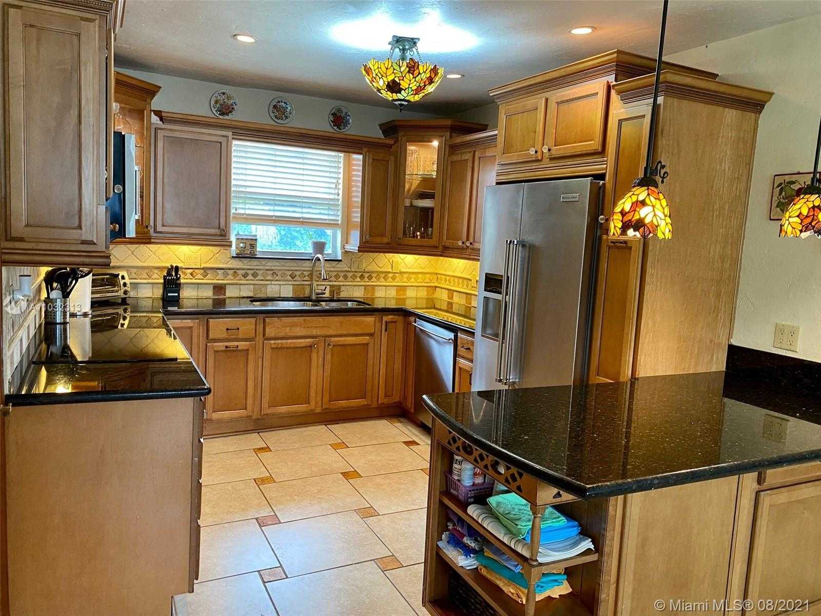 Small Image of 1560 CATALONIA AVE, Coral Gables Number 6