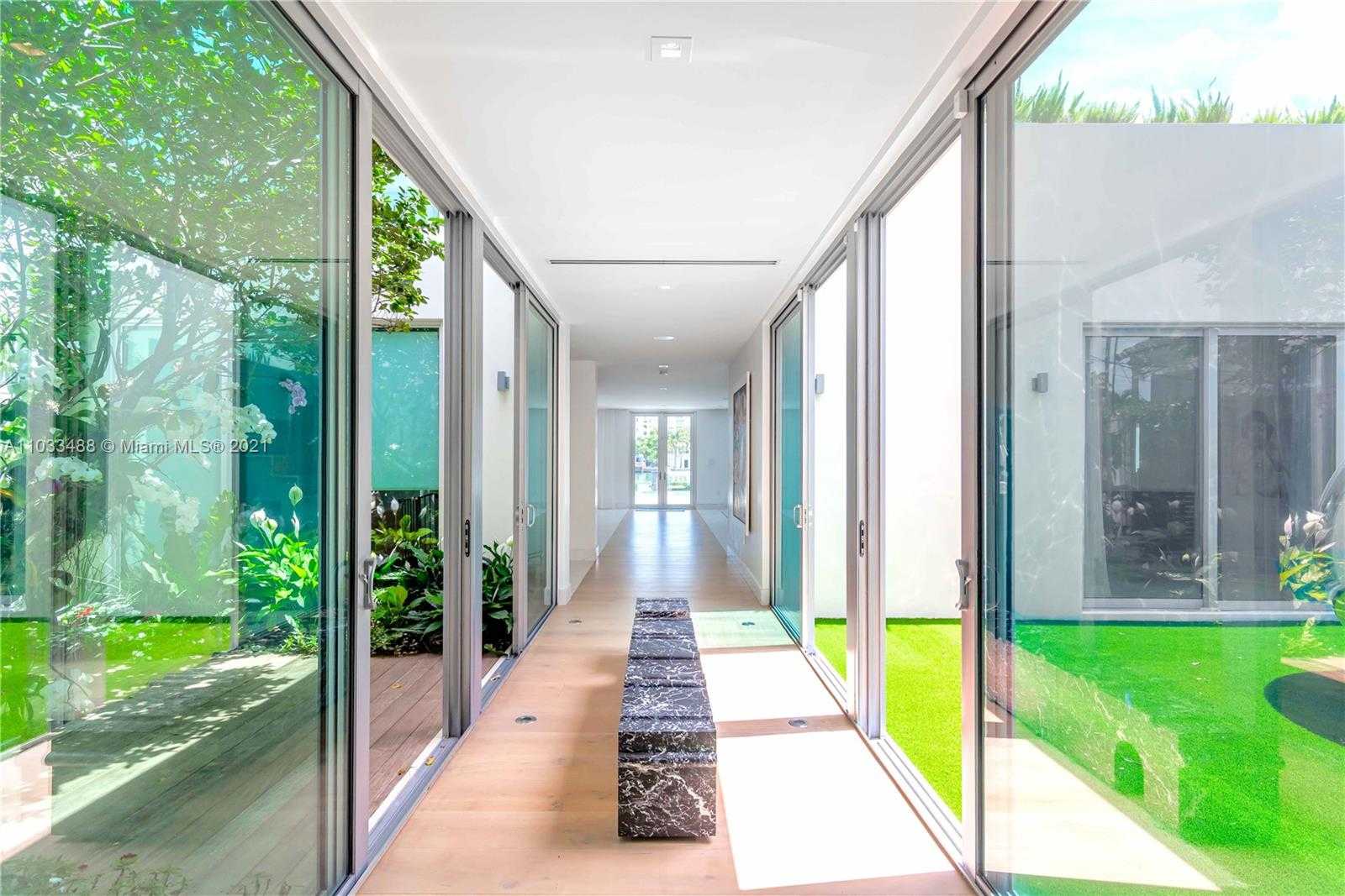 Small Image of 5711 PINE TREE DR, Miami Beach Number 10