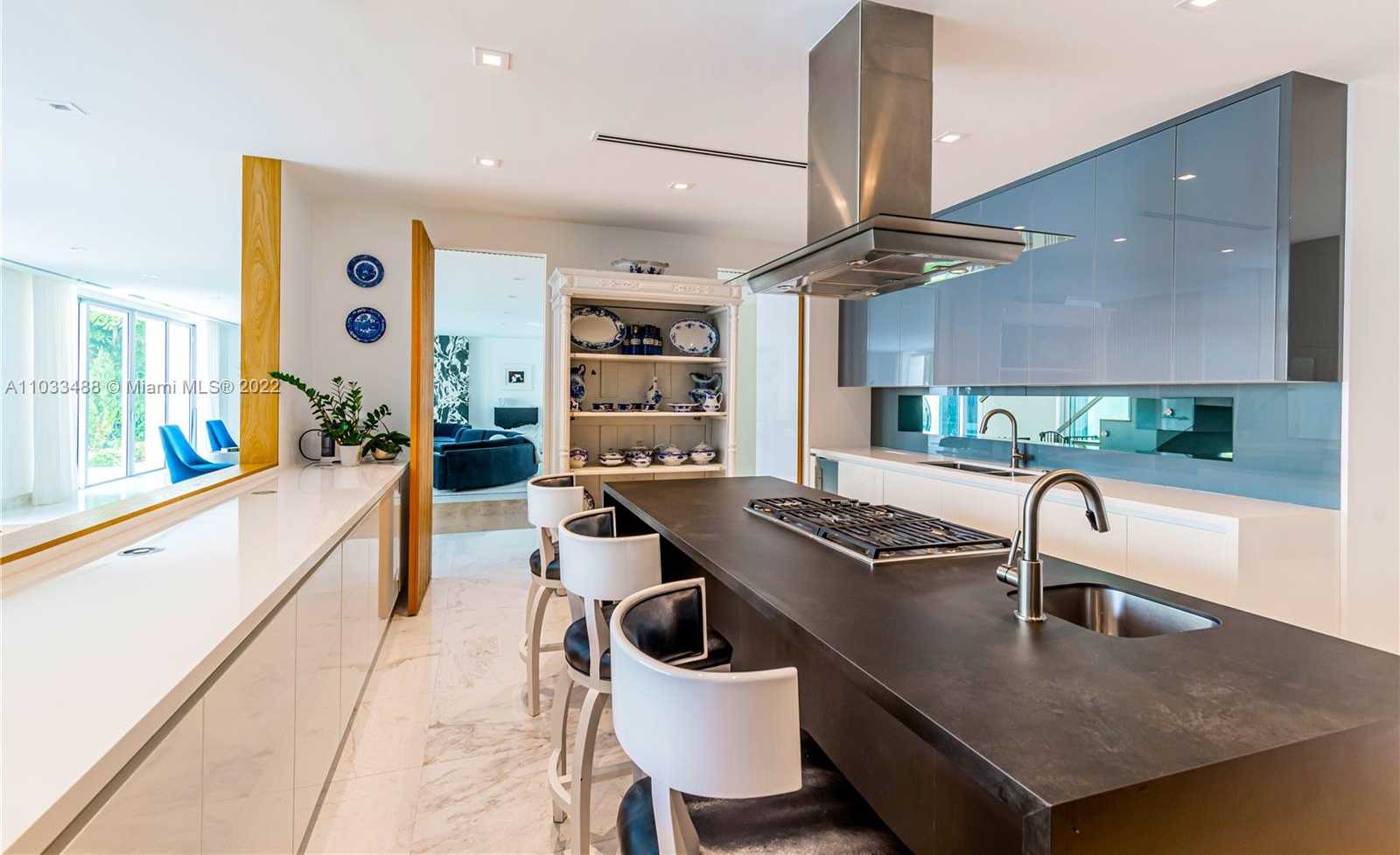 Small Image of 5711 PINE TREE DR, Miami Beach Number 23