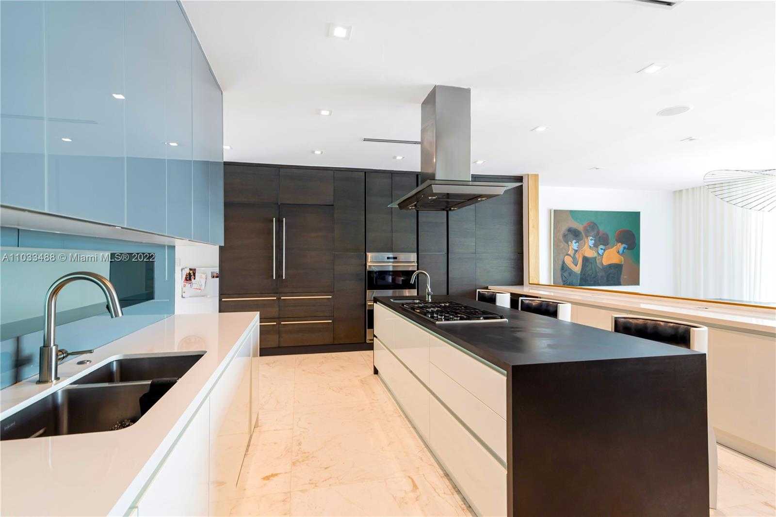 Small Image of 5711 PINE TREE DR, Miami Beach Number 24