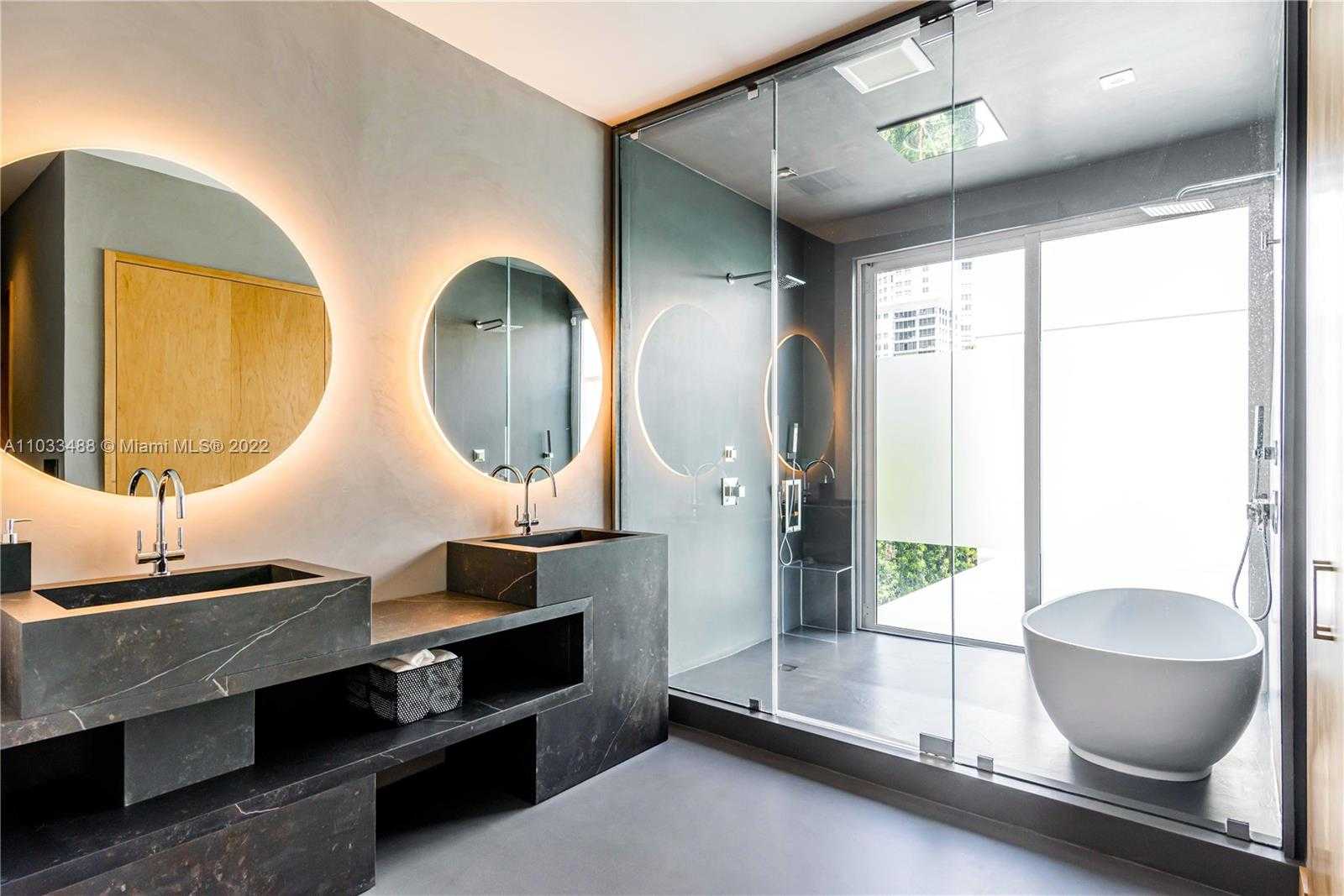 Small Image of 5711 PINE TREE DR, Miami Beach Number 32