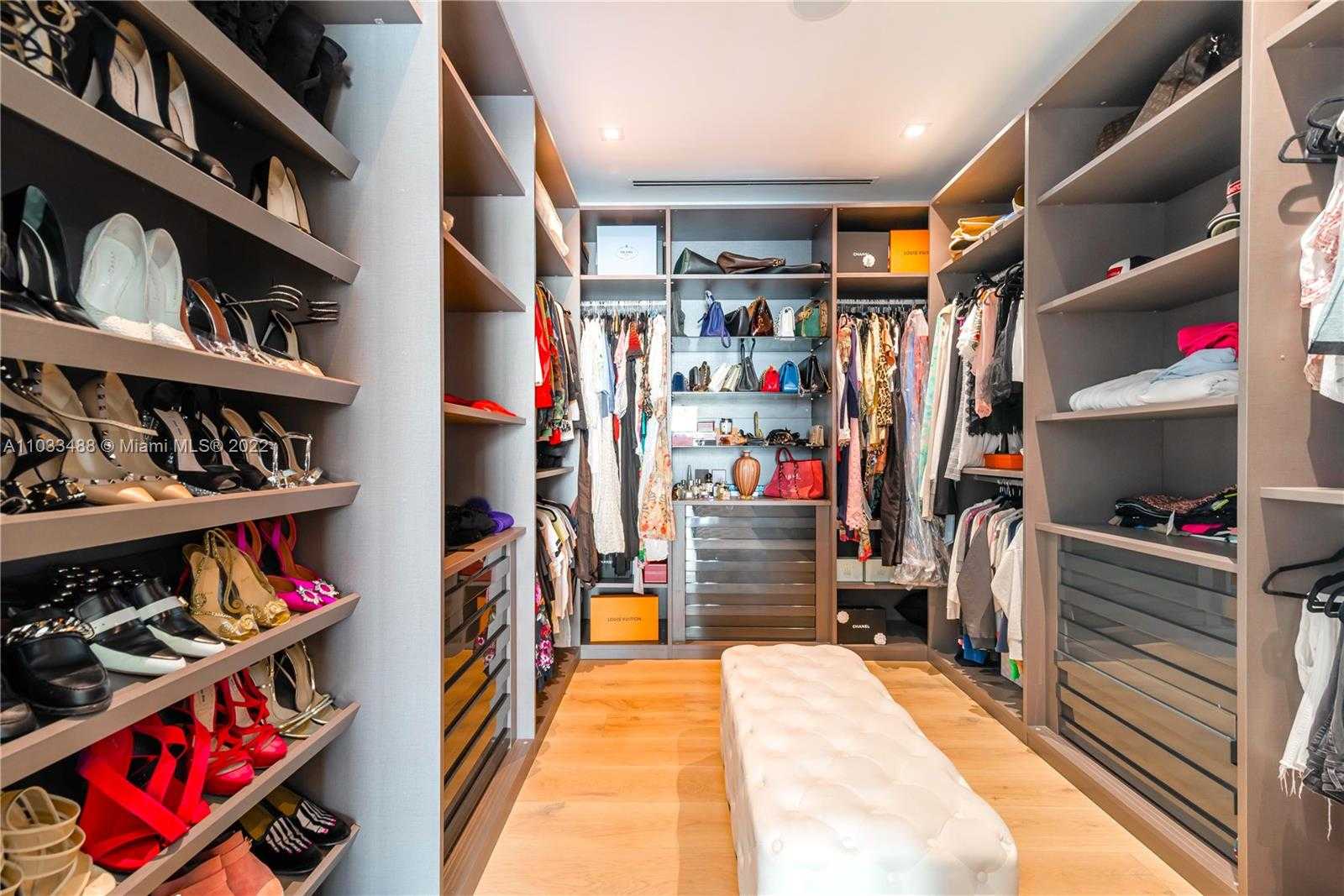 Small Image of 5711 PINE TREE DR, Miami Beach Number 33
