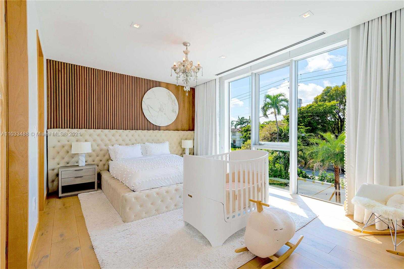 Small Image of 5711 PINE TREE DR, Miami Beach Number 38