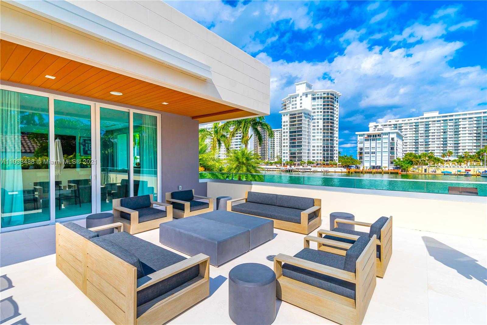 Small Image of 5711 PINE TREE DR, Miami Beach Number 41