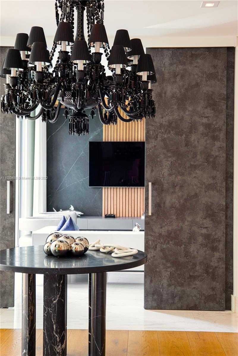 Small Image of 5711 PINE TREE DR, Miami Beach Number 9