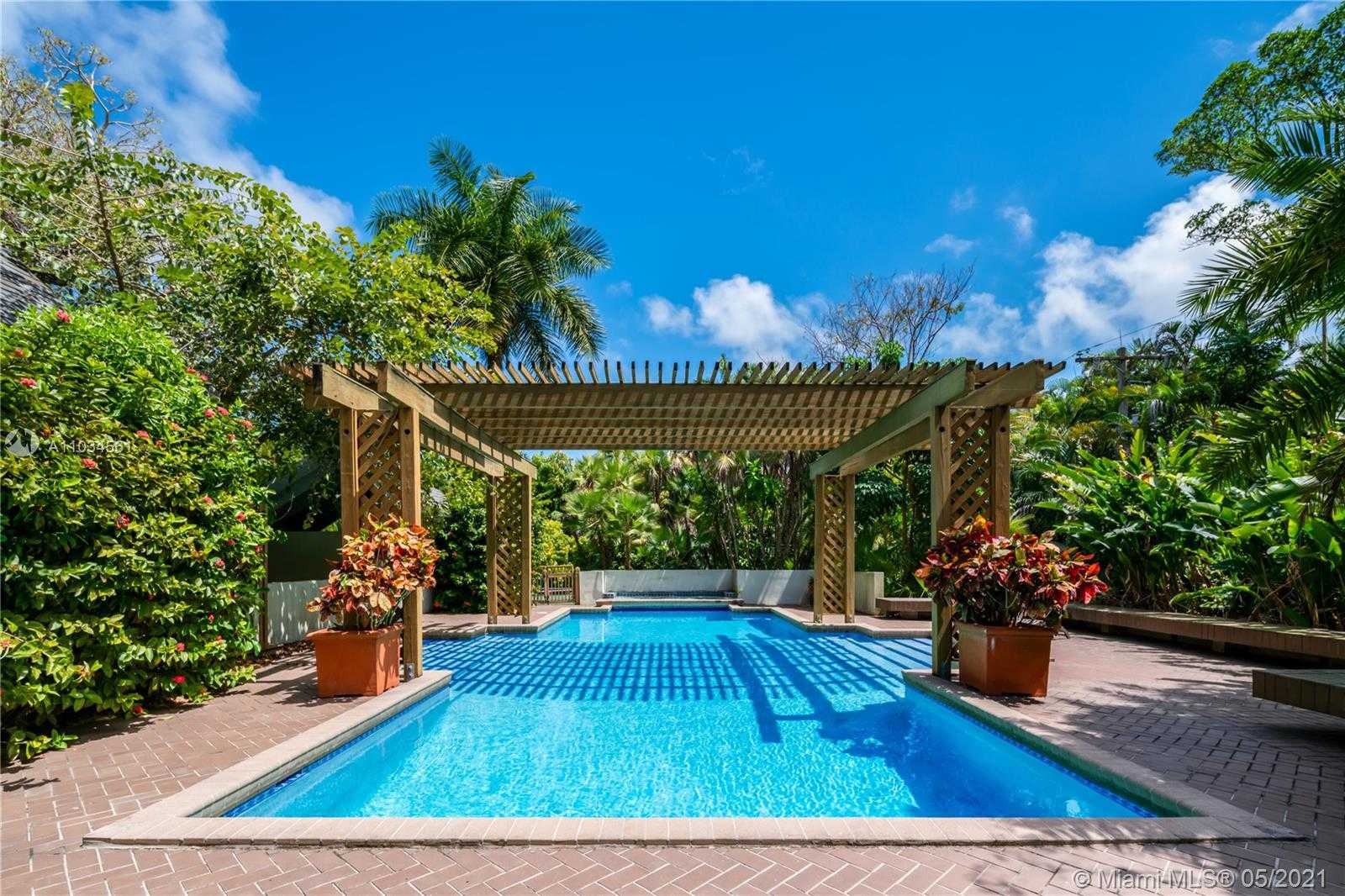 Small Image of 5500 OAKWOOD LN, Coral Gables Number 10