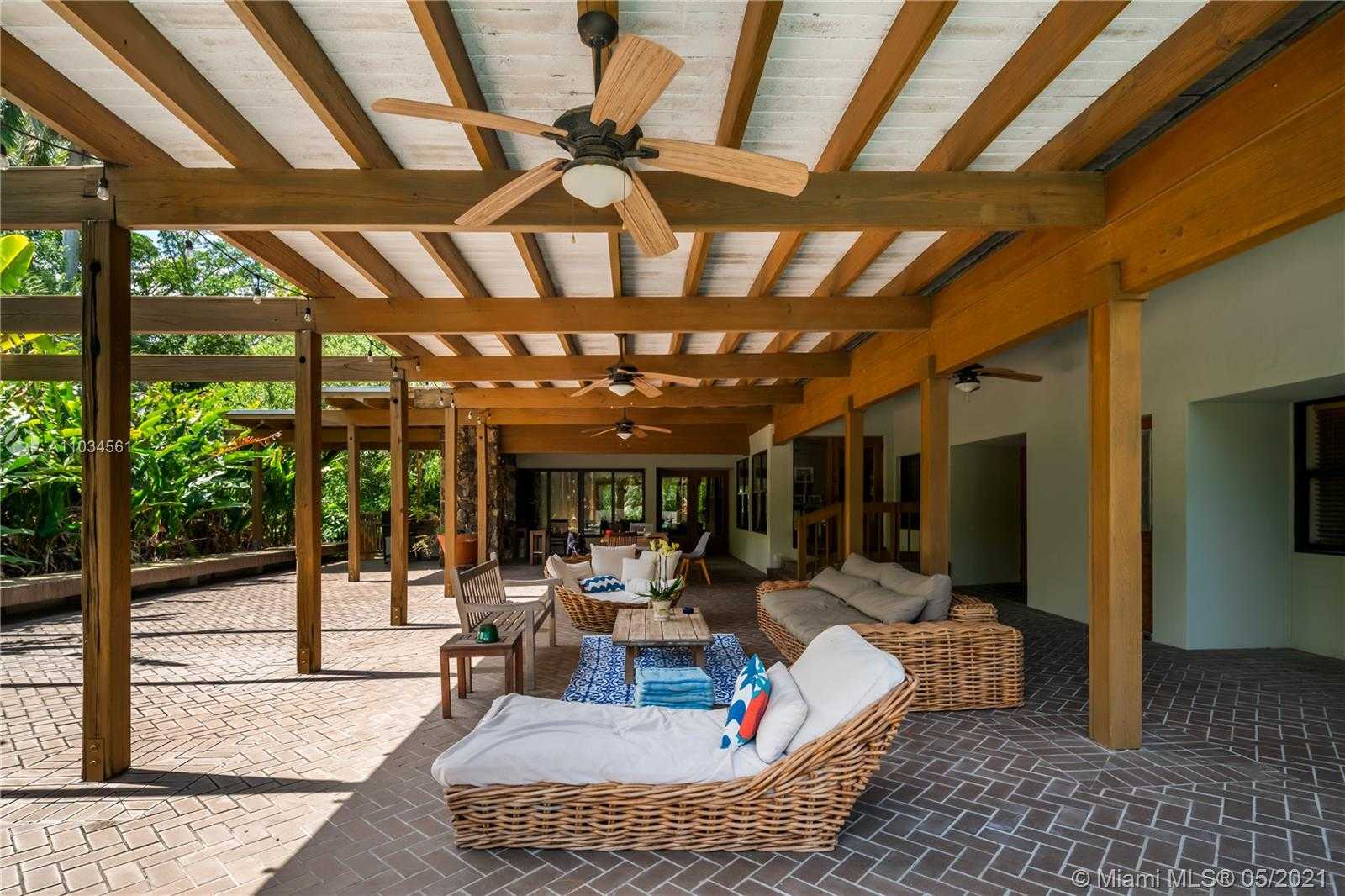 Small Image of 5500 OAKWOOD LN, Coral Gables Number 11