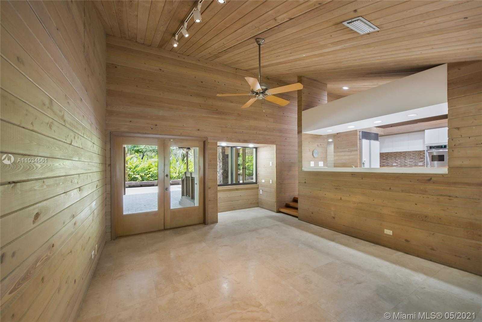 Small Image of 5500 OAKWOOD LN, Coral Gables Number 17
