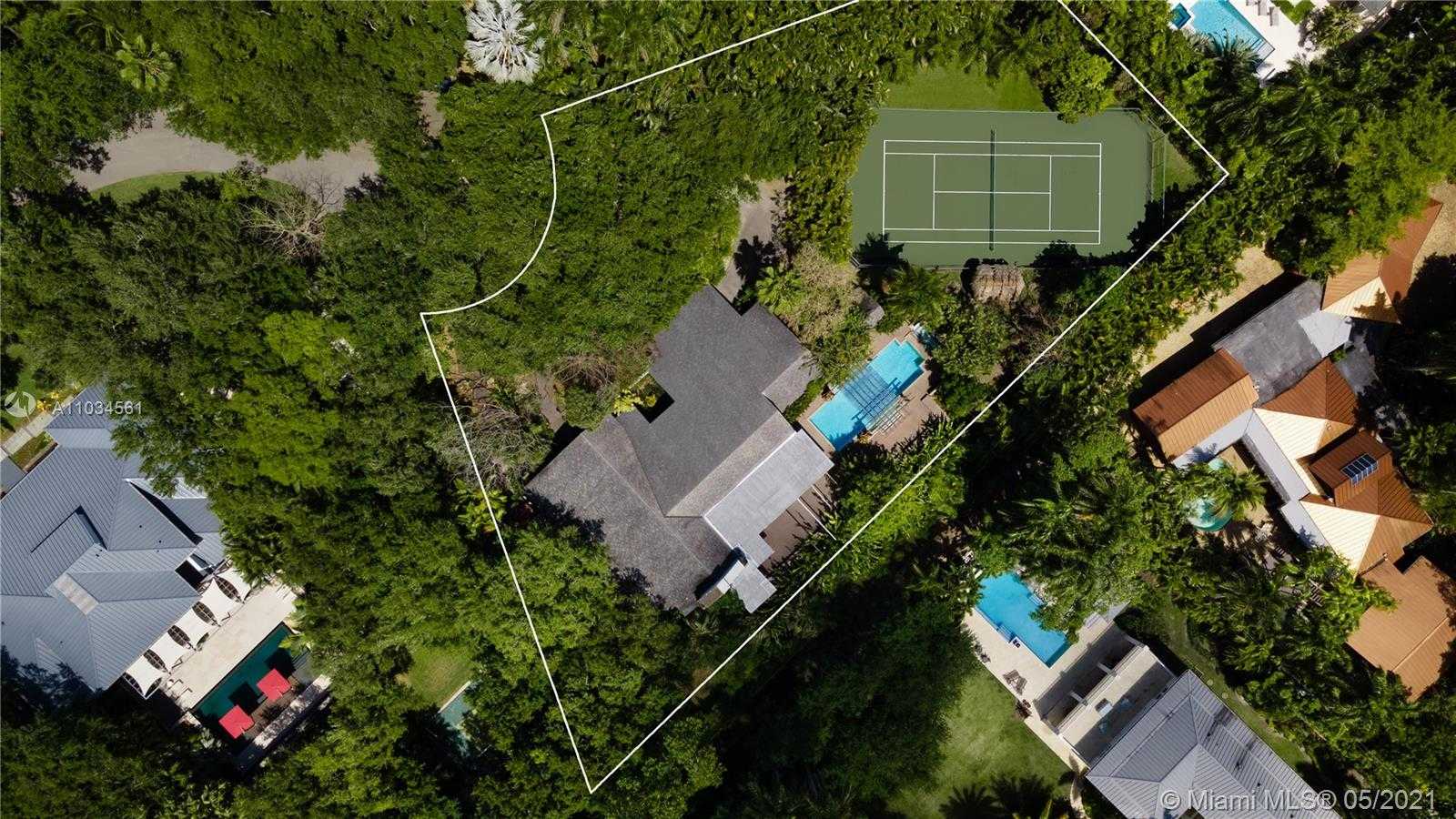 Small Image of 5500 OAKWOOD LN, Coral Gables Number 2
