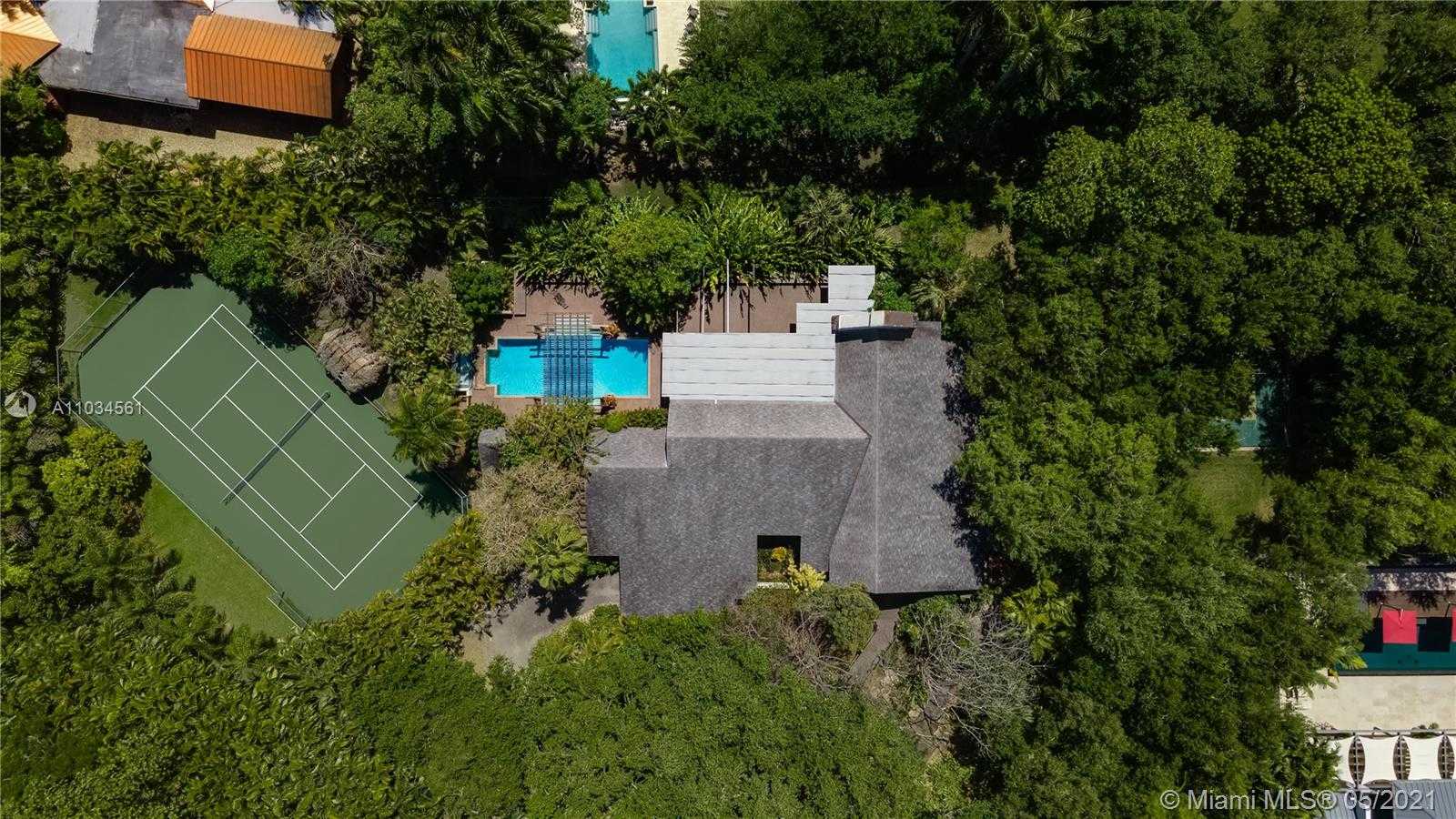 Small Image of 5500 OAKWOOD LN, Coral Gables Number 3