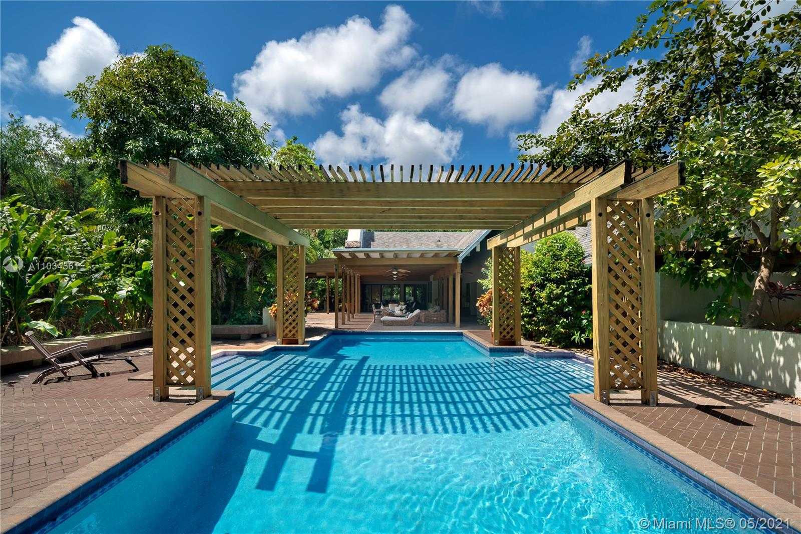 Small Image of 5500 OAKWOOD LN, Coral Gables Number 7