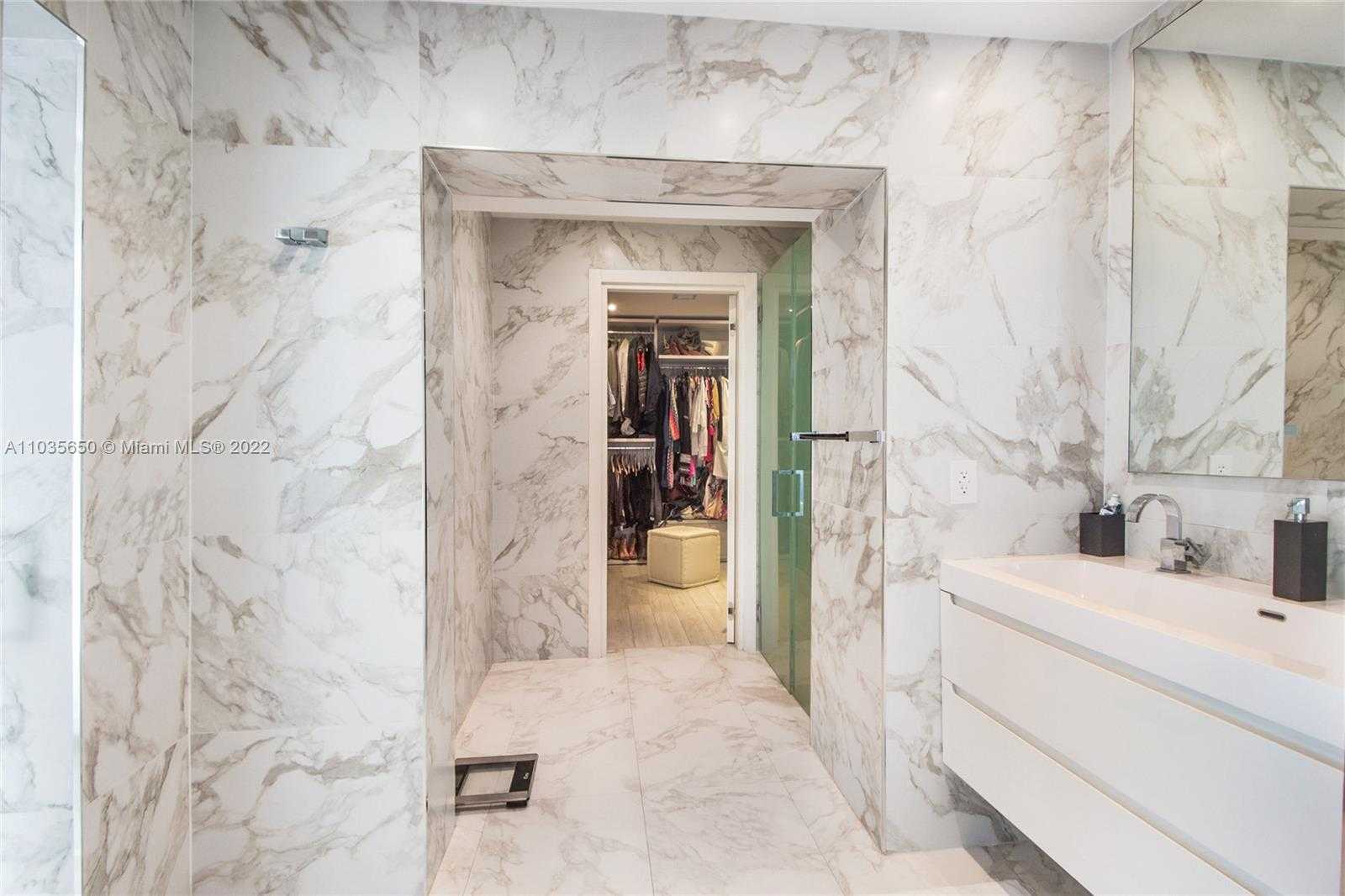 Small Image of 1030 NORTH VENETIAN DR, Miami Number 16