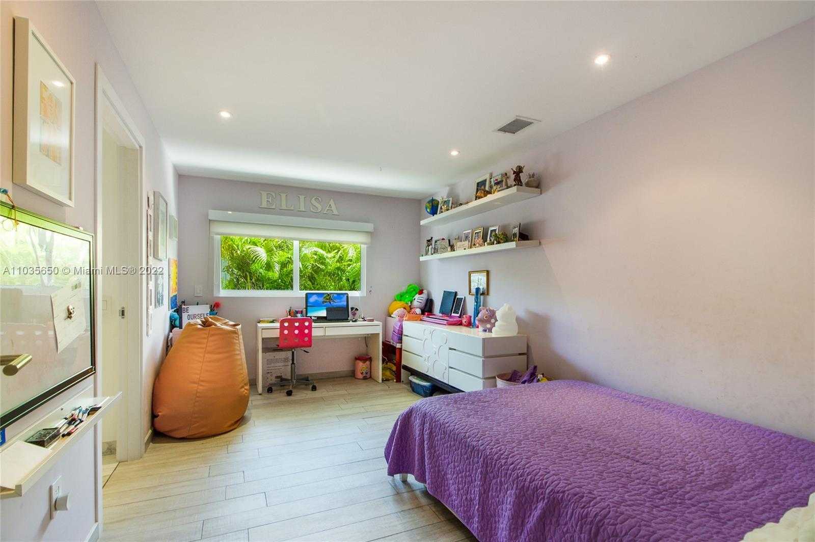 Small Image of 1030 NORTH VENETIAN DR, Miami Number 18