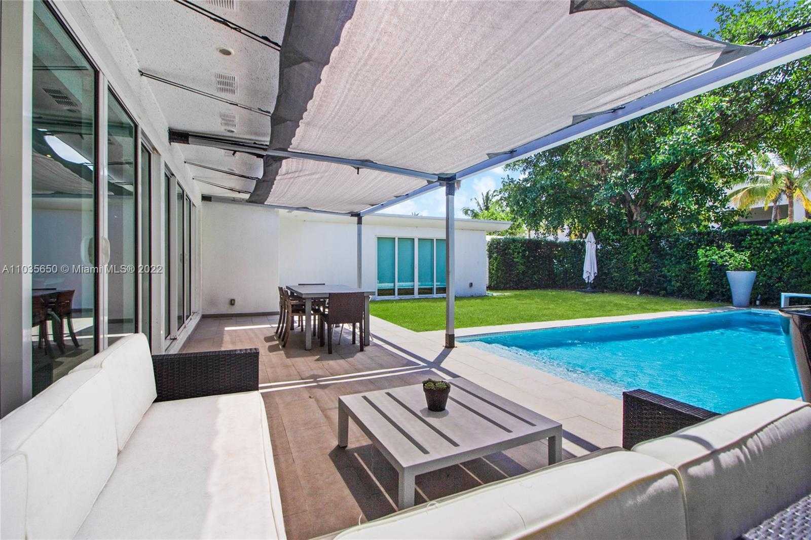 Small Image of 1030 NORTH VENETIAN DR, Miami Number 2