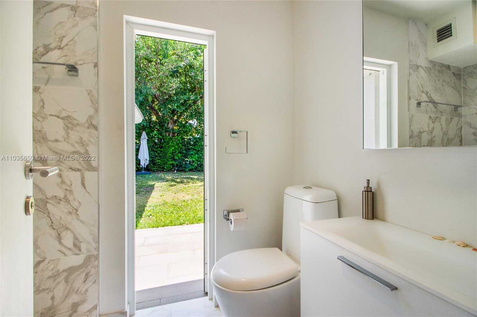 Small Image of 1030 NORTH VENETIAN DR, Miami Number 23