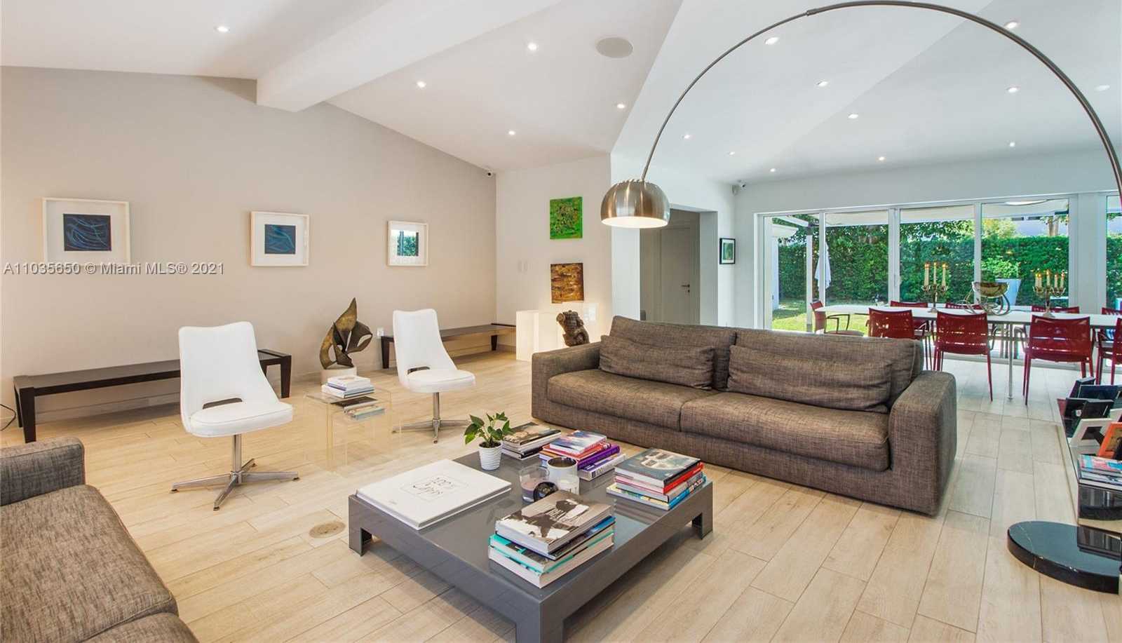 Small Image of 1030 NORTH VENETIAN DR, Miami Number 8