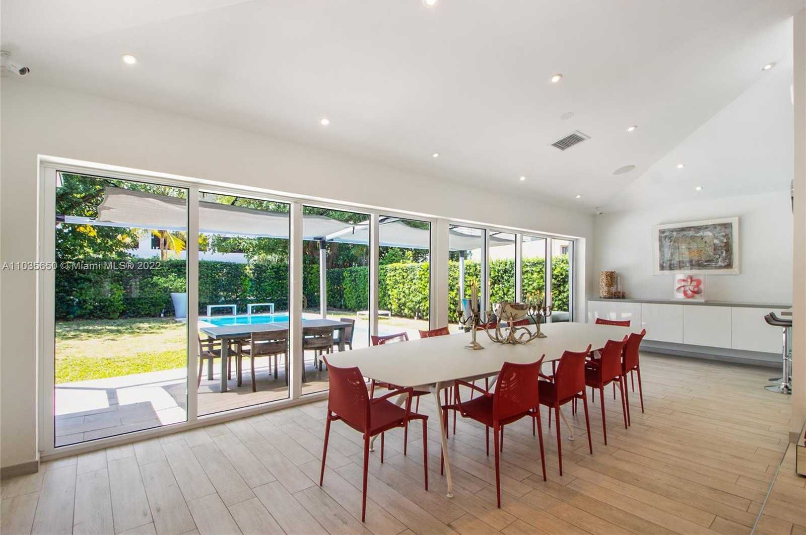 Small Image of 1030 NORTH VENETIAN DR, Miami Number 9