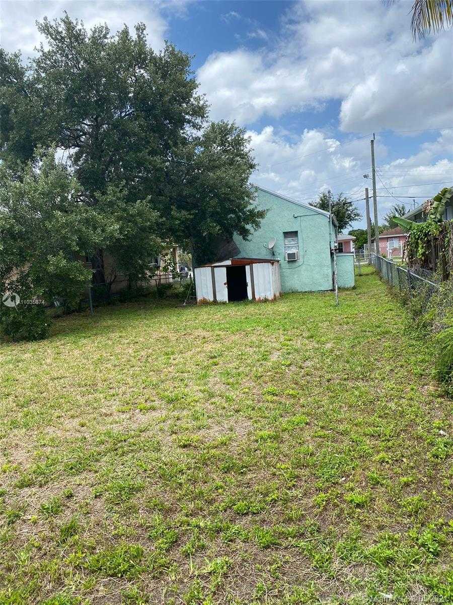 Small Image of 3156 NORTH WEST 55TH ST, Miami Number 4
