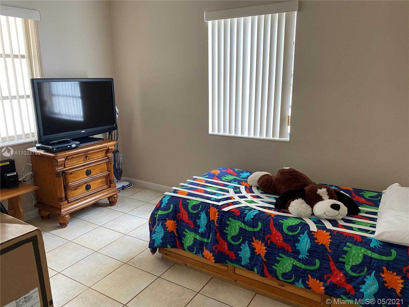 Small Image of 5727 SOUTH WEST 3RD STREET, Miami Number 20