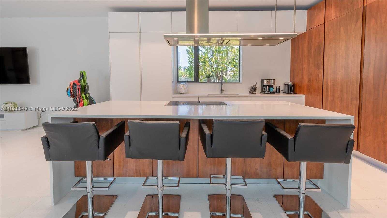 Small Image of 2140 SOUTH MIAMI AVE, Miami Number 18