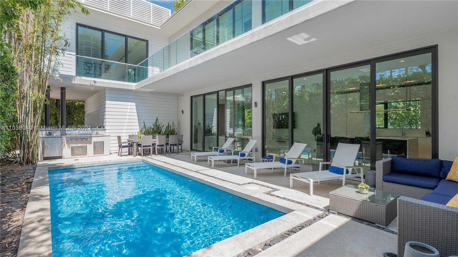 Small Image of 2140 SOUTH MIAMI AVE, Miami Number 2