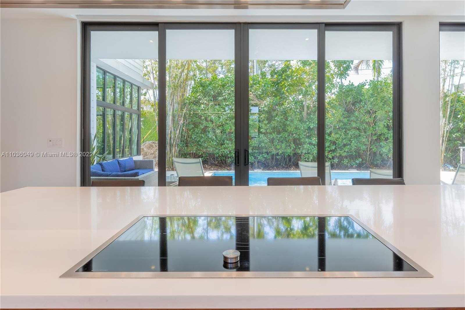 Small Image of 2140 SOUTH MIAMI AVE, Miami Number 20