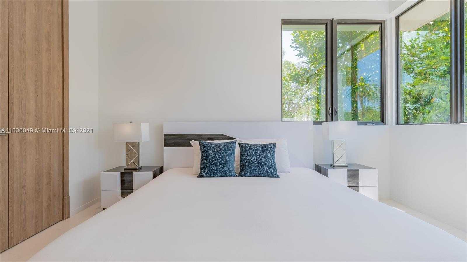 Small Image of 2140 SOUTH MIAMI AVE, Miami Number 21