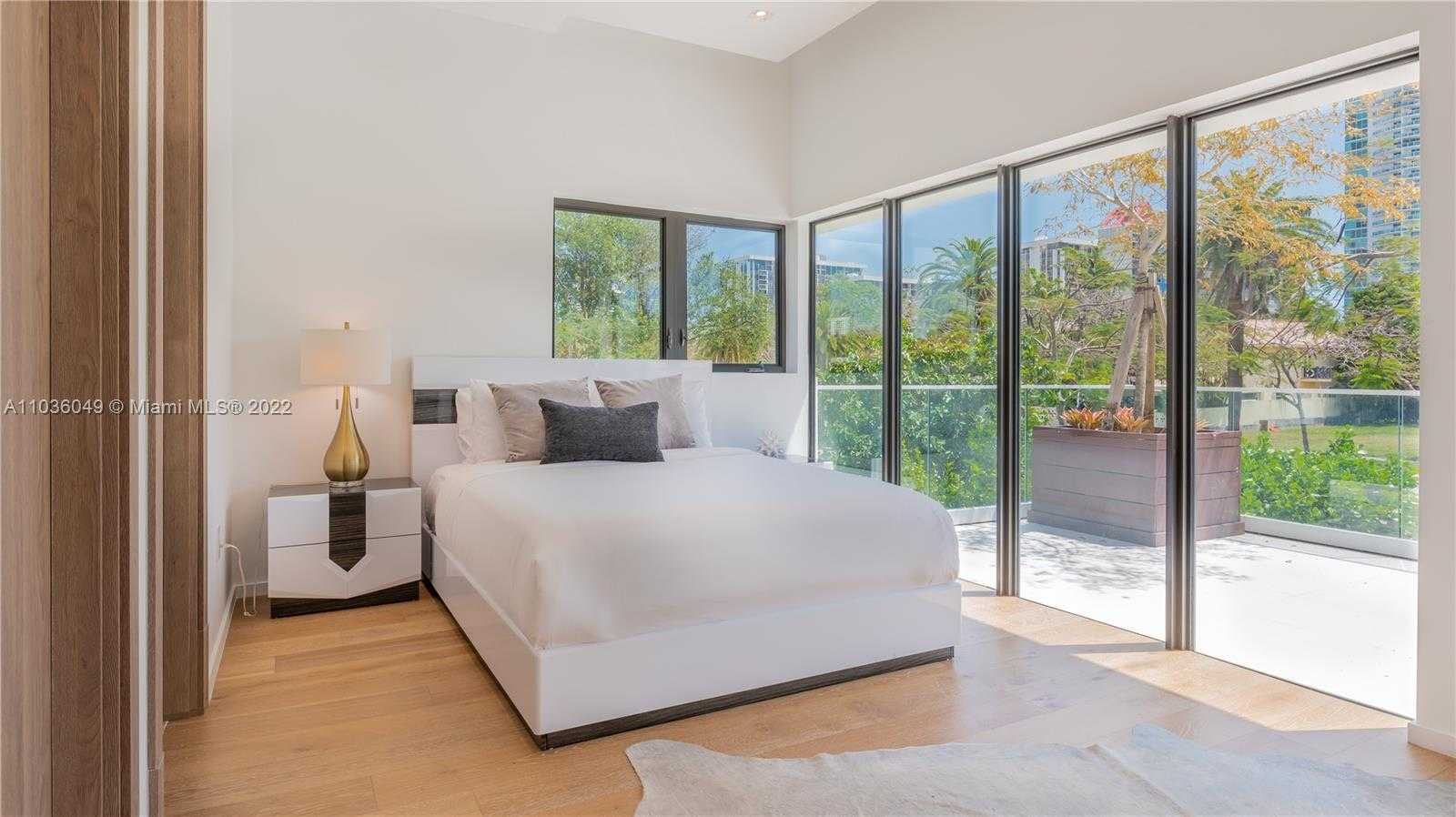 Small Image of 2140 SOUTH MIAMI AVE, Miami Number 24