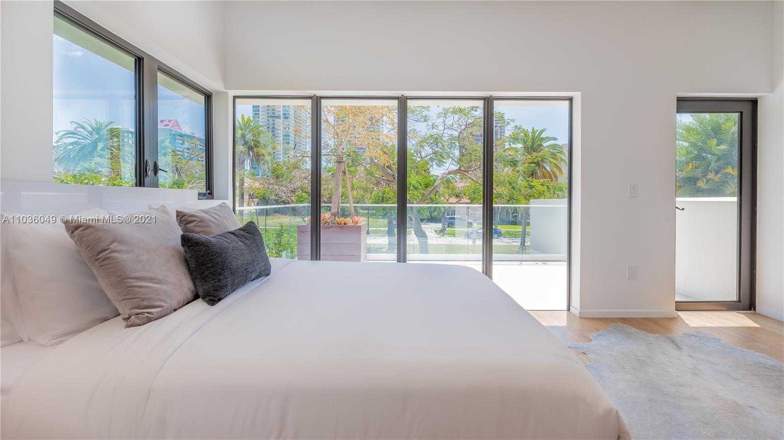 Small Image of 2140 SOUTH MIAMI AVE, Miami Number 26